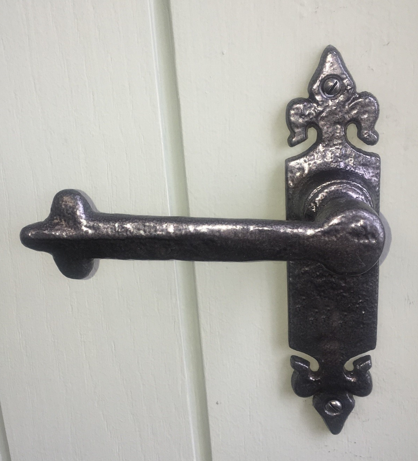 Pewter handle for website